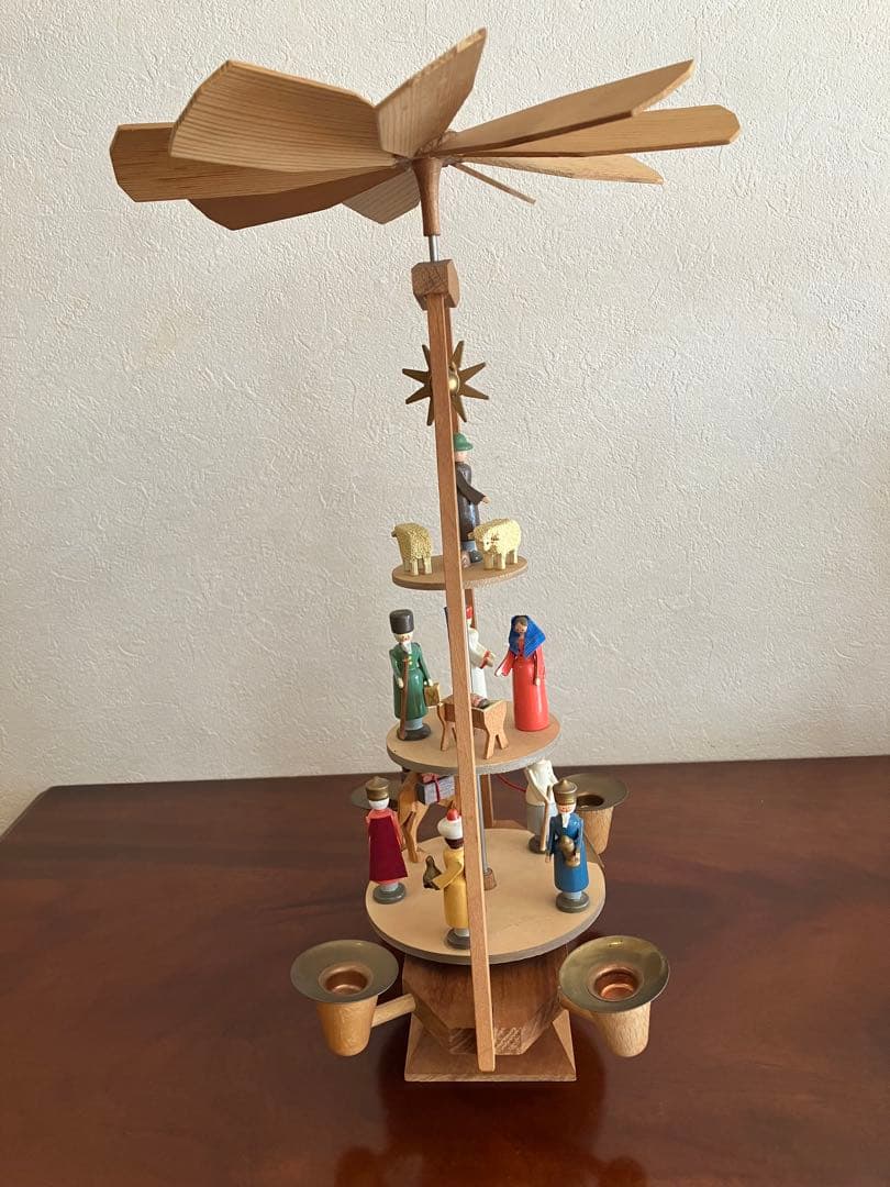 木製クリスマスピラミッド フィギュア付き