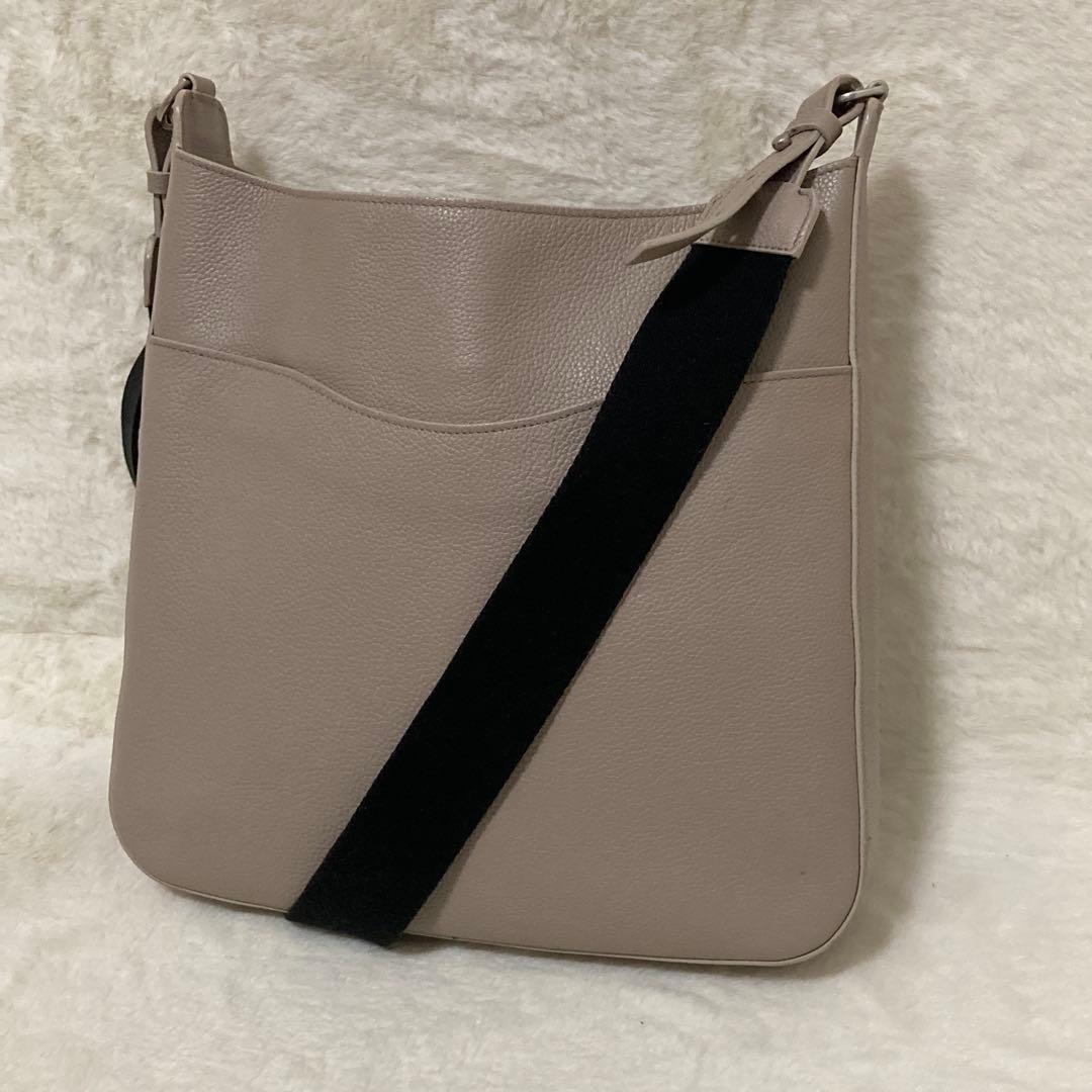 極美品 IL BISONTE イルビゾンテ ショルダーバッグ フィフティ