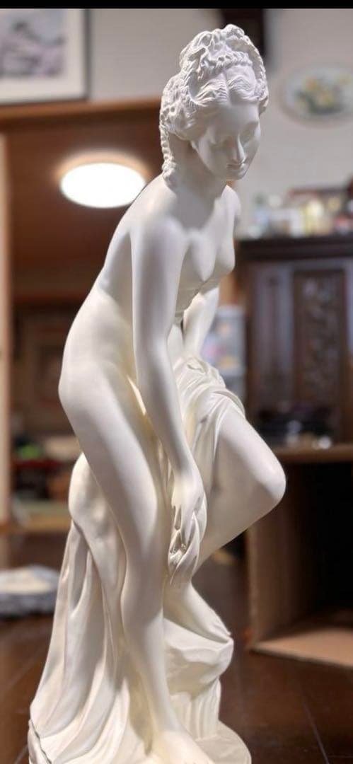 石膏像　湯浴みするヴィーナス 約62cm