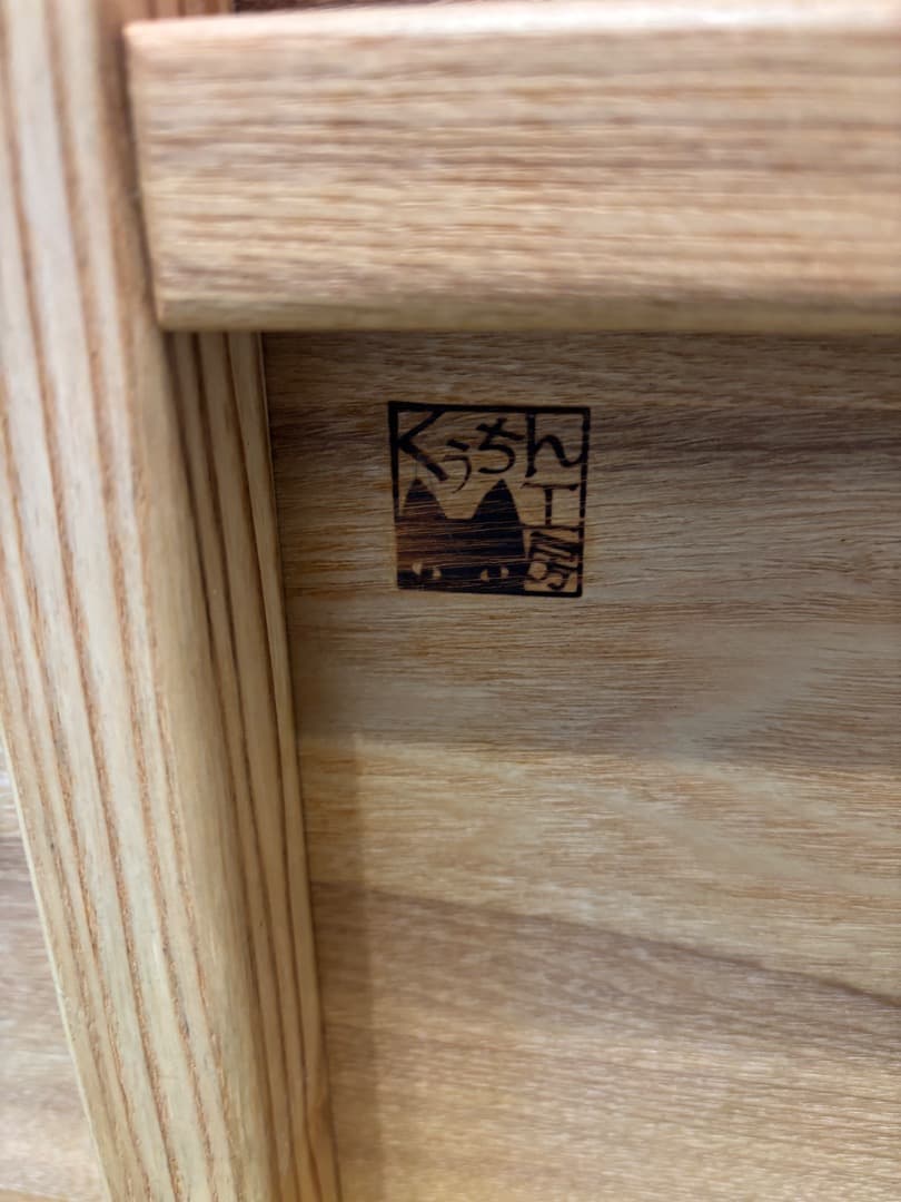 折れ脚のローテーブル