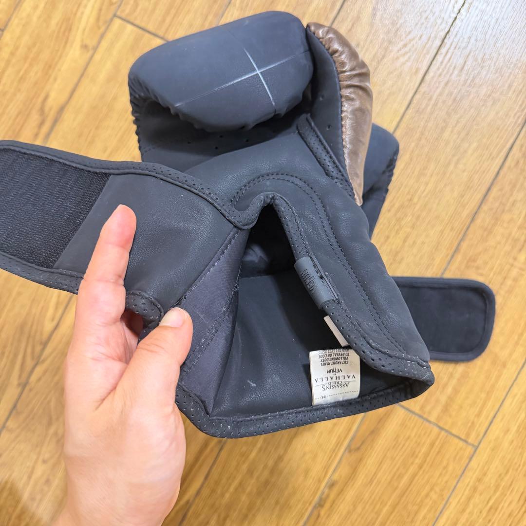 激レア Venum アサシンクリード ボクシンググローブ