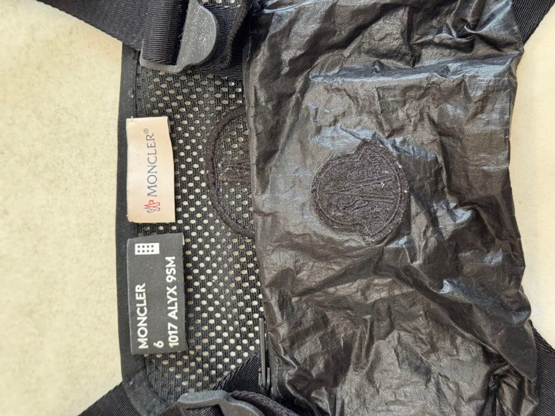 MONCLER 1017 ALYX 9SM ブラックハーネス