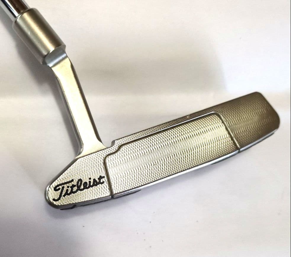 Scotty Cameron Select Newport2 2016（左）