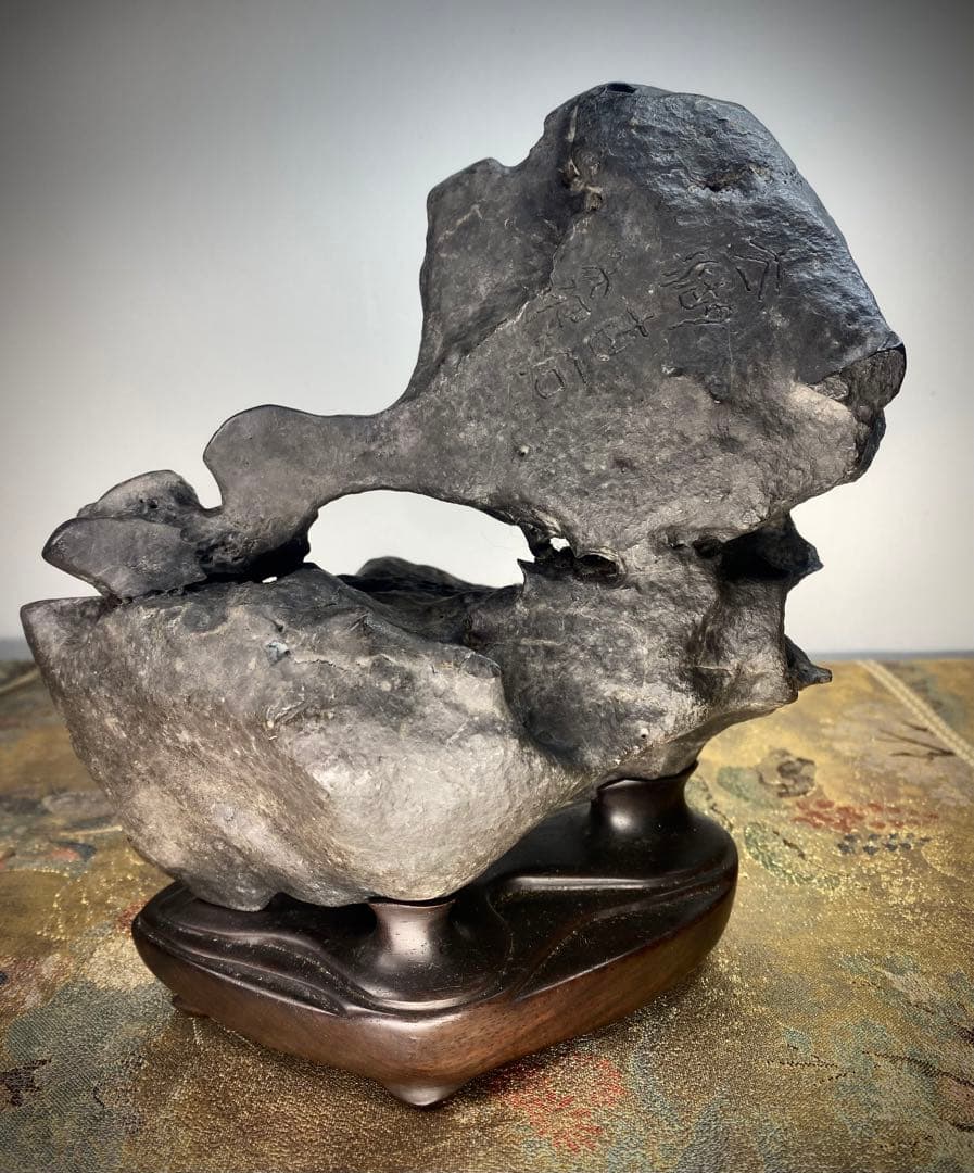 6584 老太湖石 銘 紫栞城 ウブ 刻印あり 台座2個あり 桐箱あり