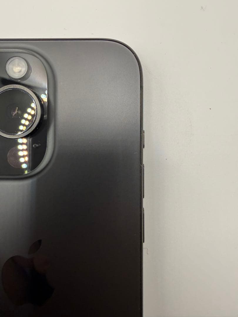 梅*様 【美品】iPhone15Pro 128GB ブラックチタニウム SIMフ