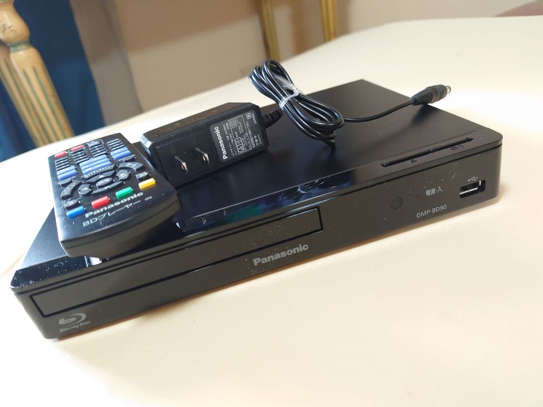 【ほぼ新品、送料無料】Panasonic ブルーレイプレーヤー　DMP-BD85