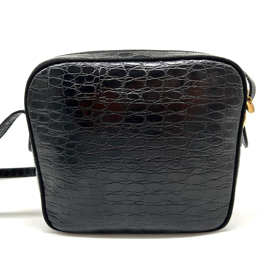 Salvatore Ferragamo ショルダーバッグ ヴァラ 黒 ブラック