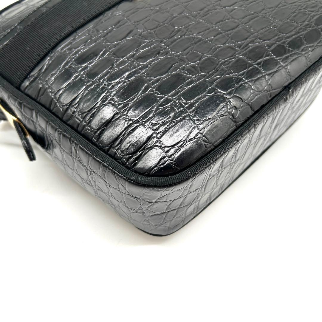 Salvatore Ferragamo ショルダーバッグ ヴァラ 黒 ブラック