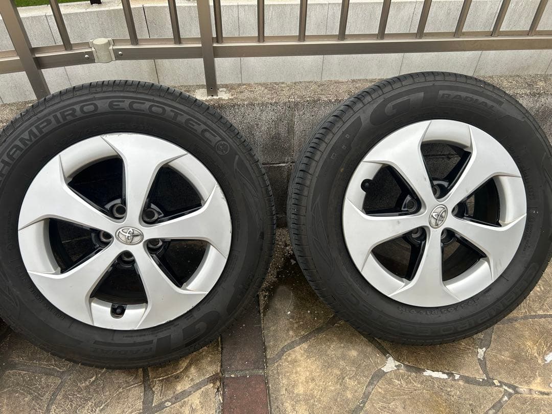 CHAMPIRO ECOTEC 30プリウス後期　純正15インチ