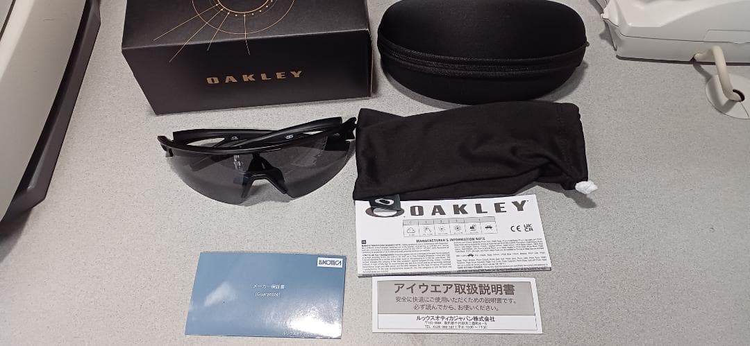 OAKLEY Sphaera（スフィエラ） 高校野球対応モデル