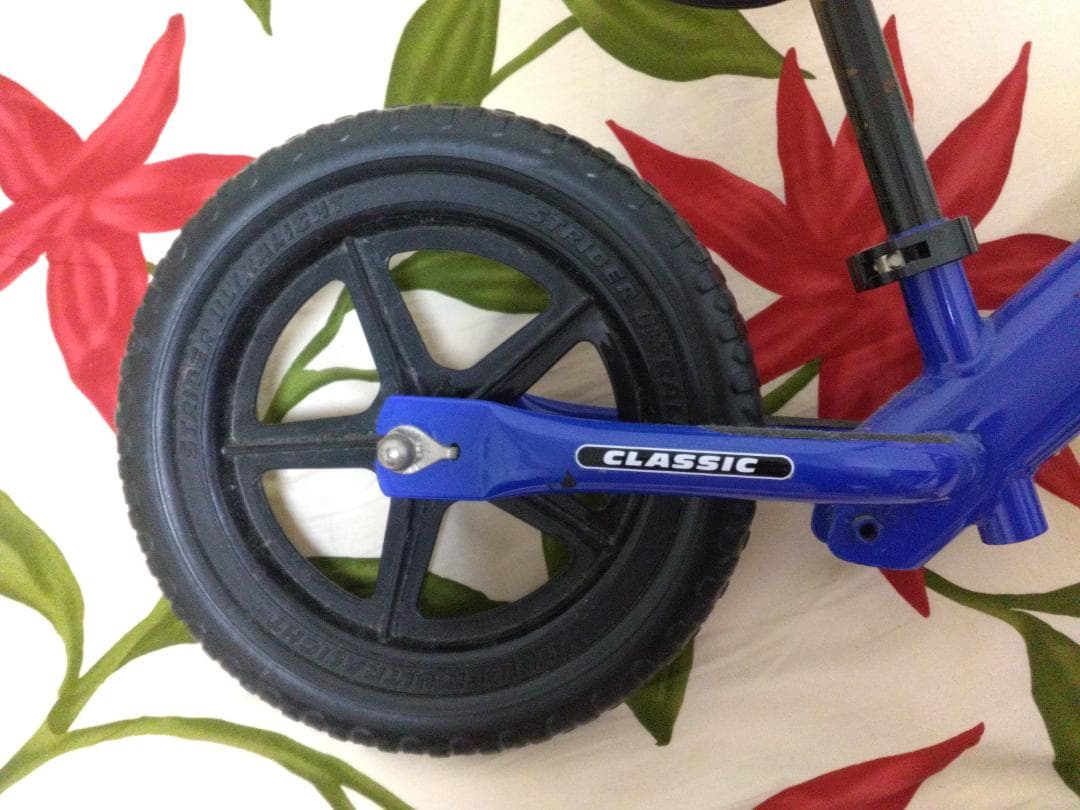 H*k様 STRIDER CLASSIC バランスバイク 12インチ 青
