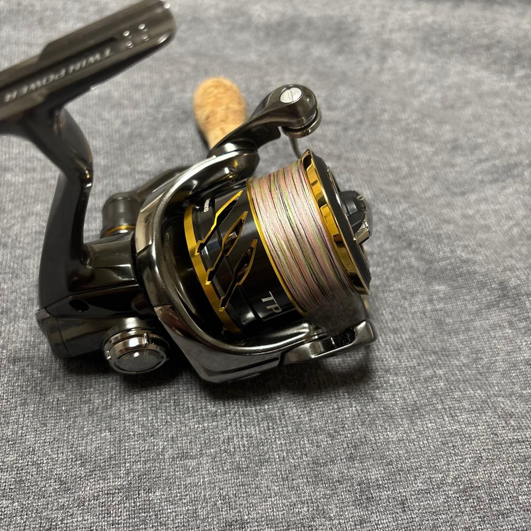 20ツインパワー C2000S スピニングリール