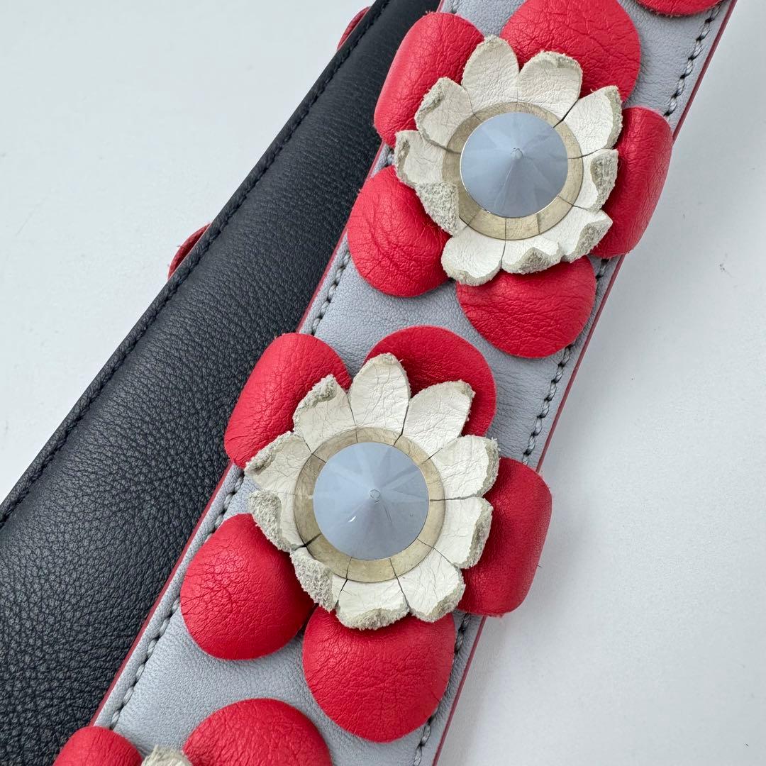 【定番】FENDI ストラップユー　フラワー　レザー　ショルダーストラップ