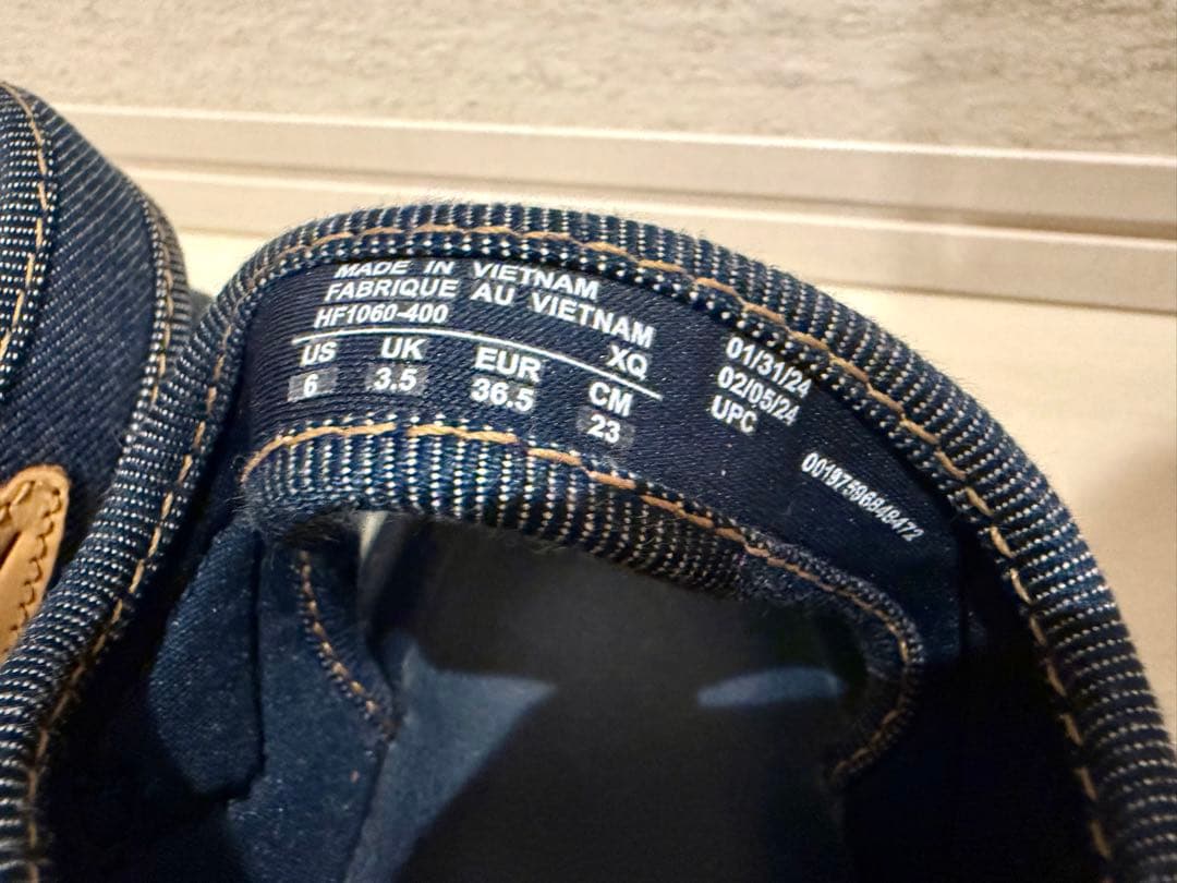 完売品・入手困難　NIKE エアマックスココ デニム 23cm