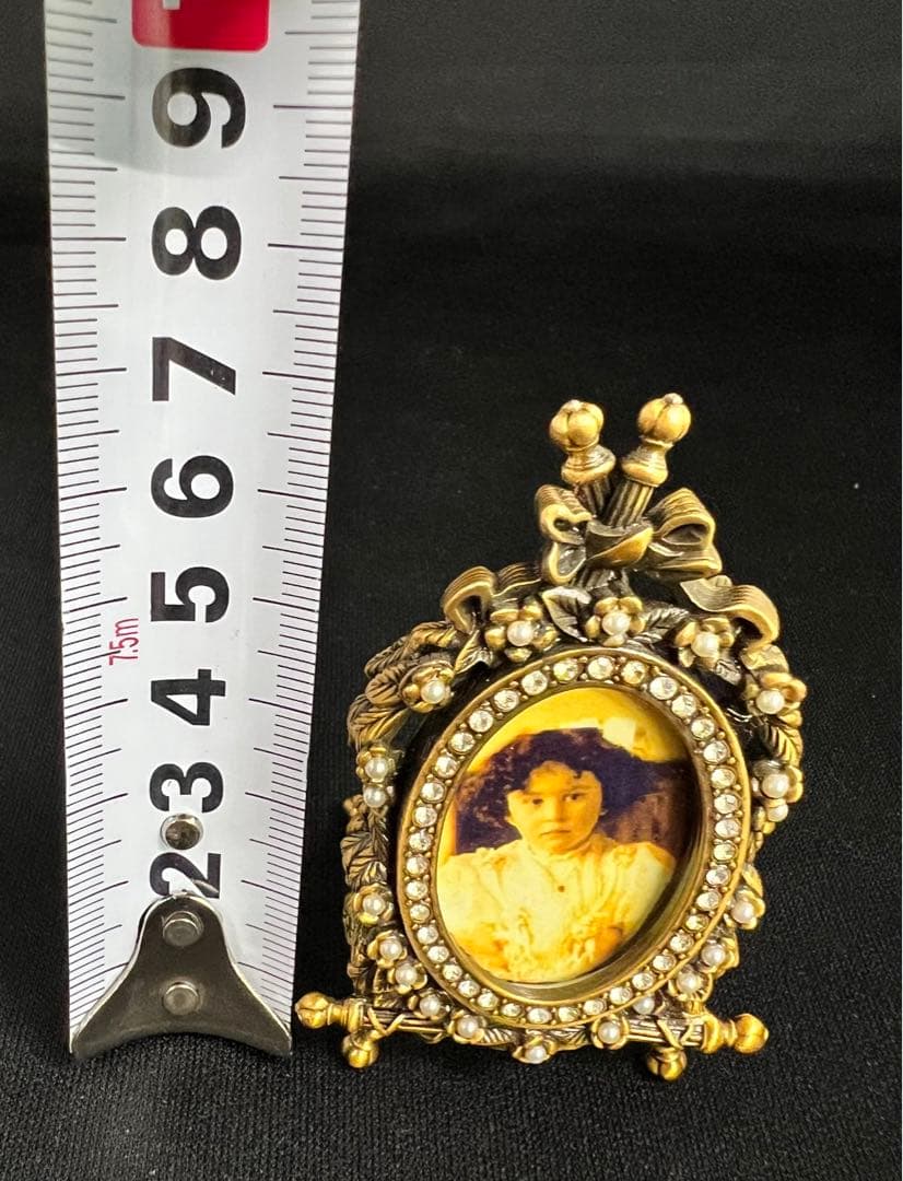 EDGAR BEREBI】リーガルミニフレーム】スワロフスキークリスタル】パール