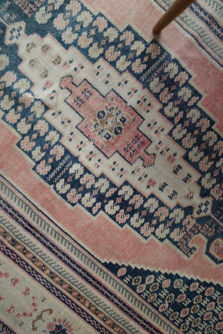 トルコ　コンヤ　ウール100% ヴィンテージ　ラグ