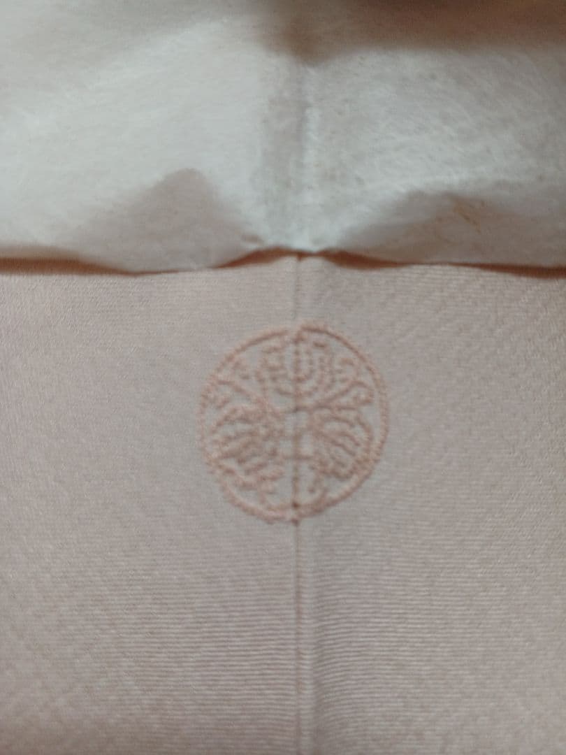 ［訪問着］新品未使用品　しつけ有り　一つ紋　スワトウ刺繍　K-483