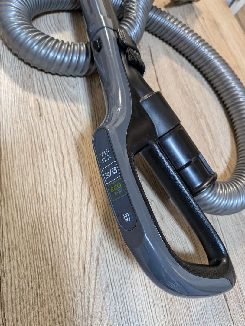 TOSHIBA　サイクロン掃除機　トルネオ　VC-C7(R)　2019年製