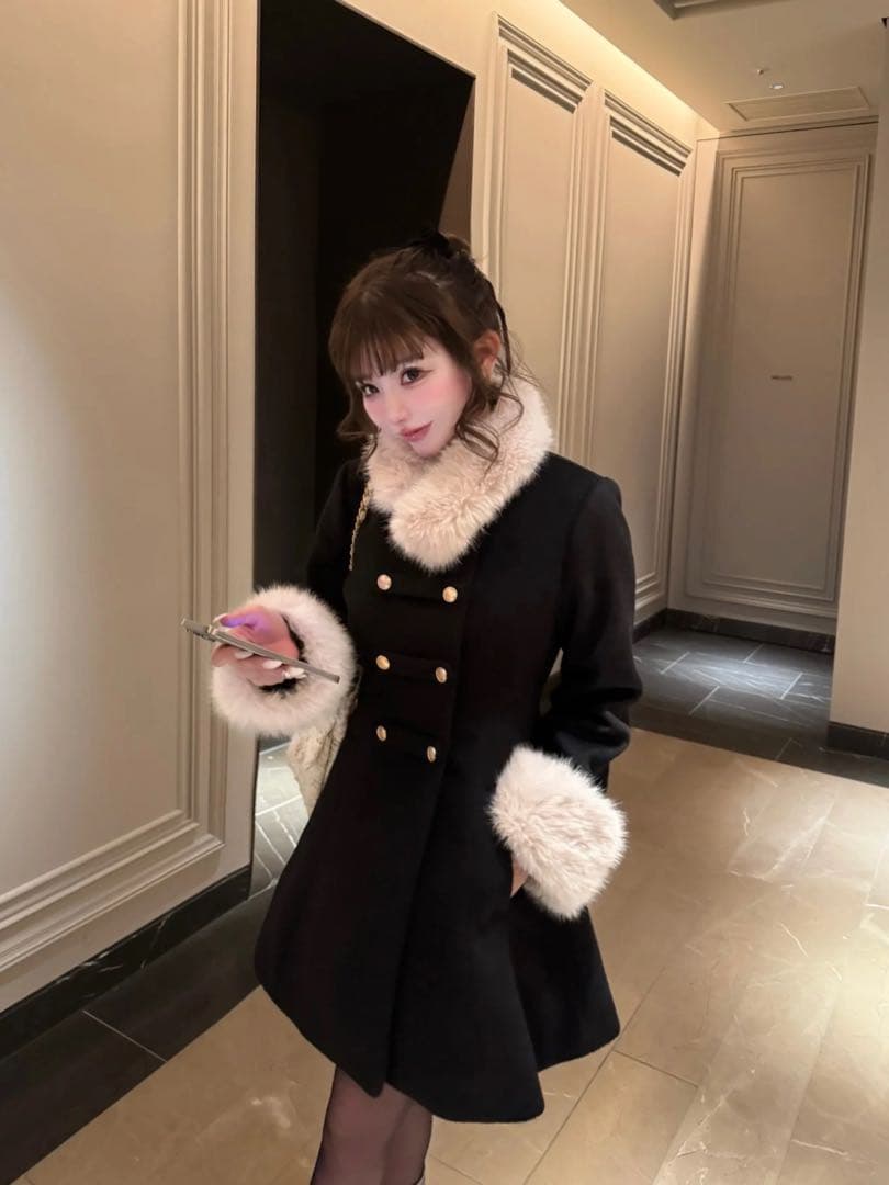 Treat Ürself Muse fur flare coat（black）
