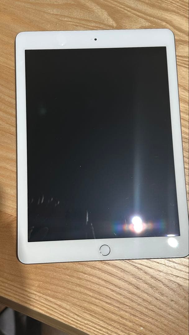 電池良好95% Apple iPad 第6世代 本体　32GB Wi-Fi