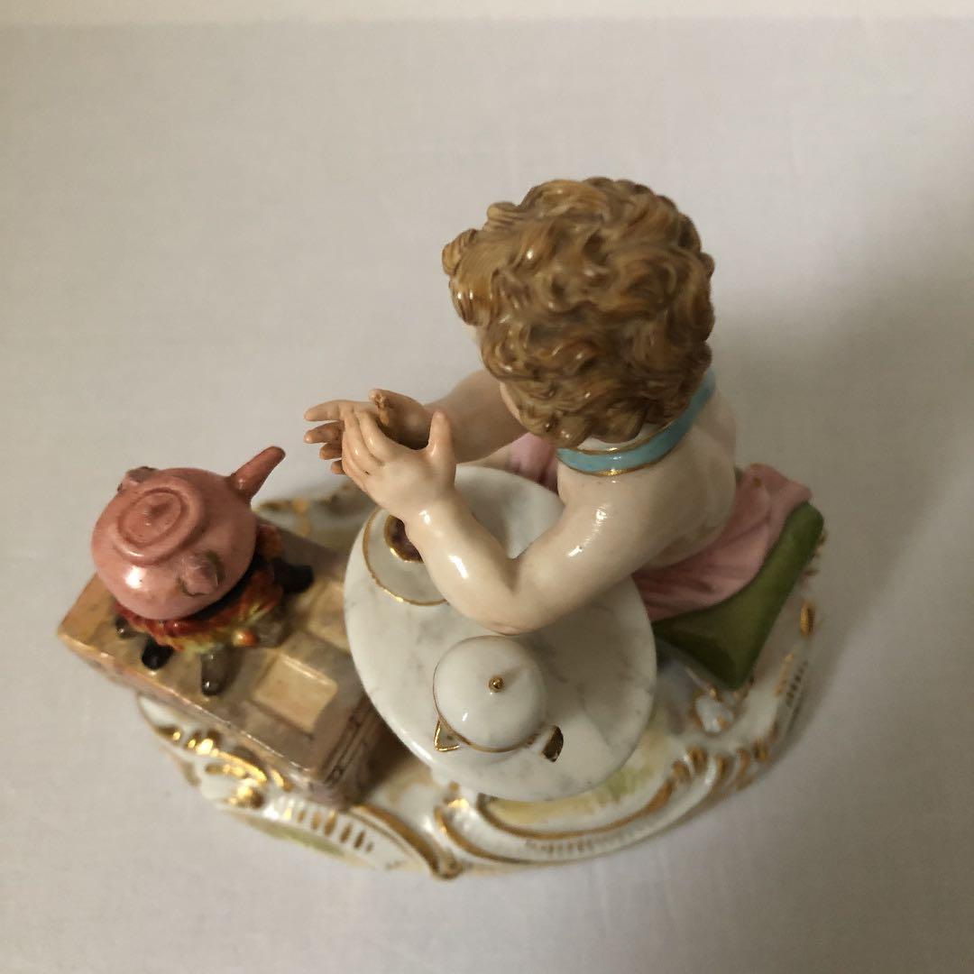 マイセン　陶器人形置物　チョコレートを作る天使