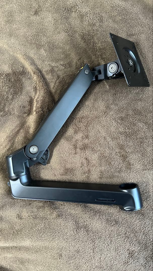 Amazon basicsブラック モニターアーム エルゴトロンOEM