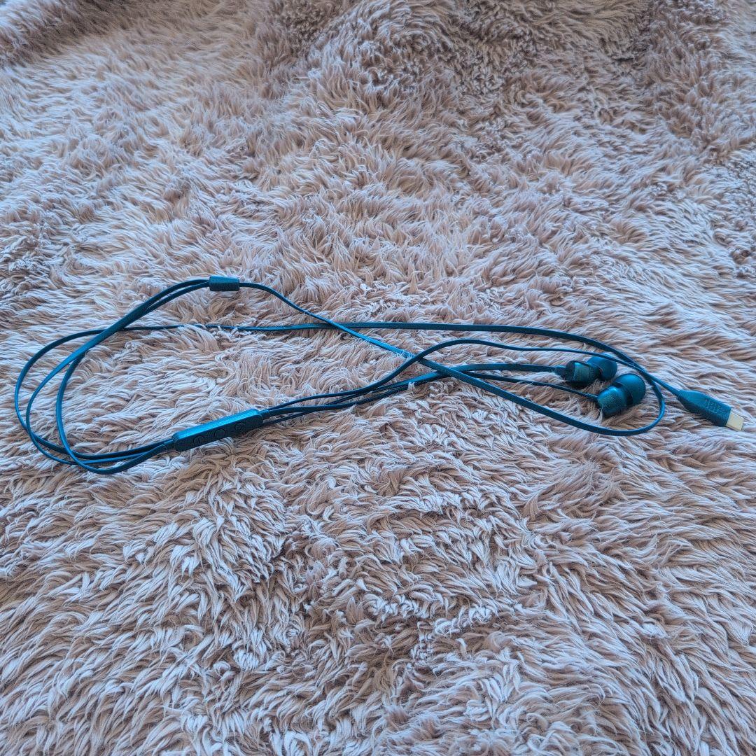 JBL　LIVE　BEAM3 　　　おまけでJBL有線付き