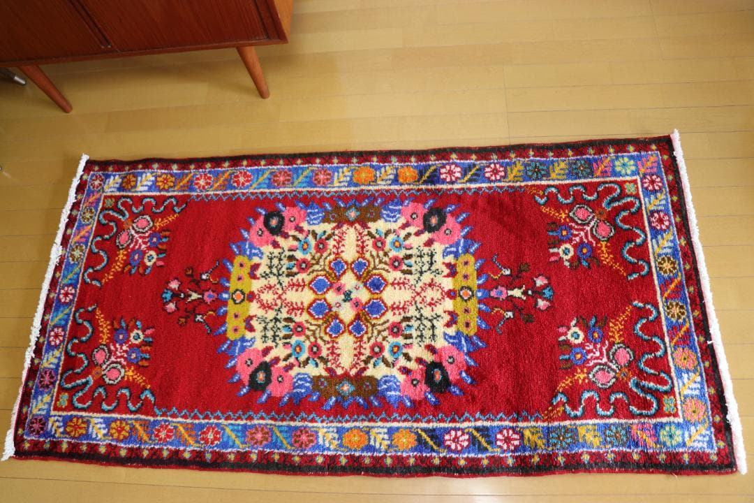 ＜１点物＞　ヴィンテージ　ギュネイ　ラグ 　１５７× ７７ cm