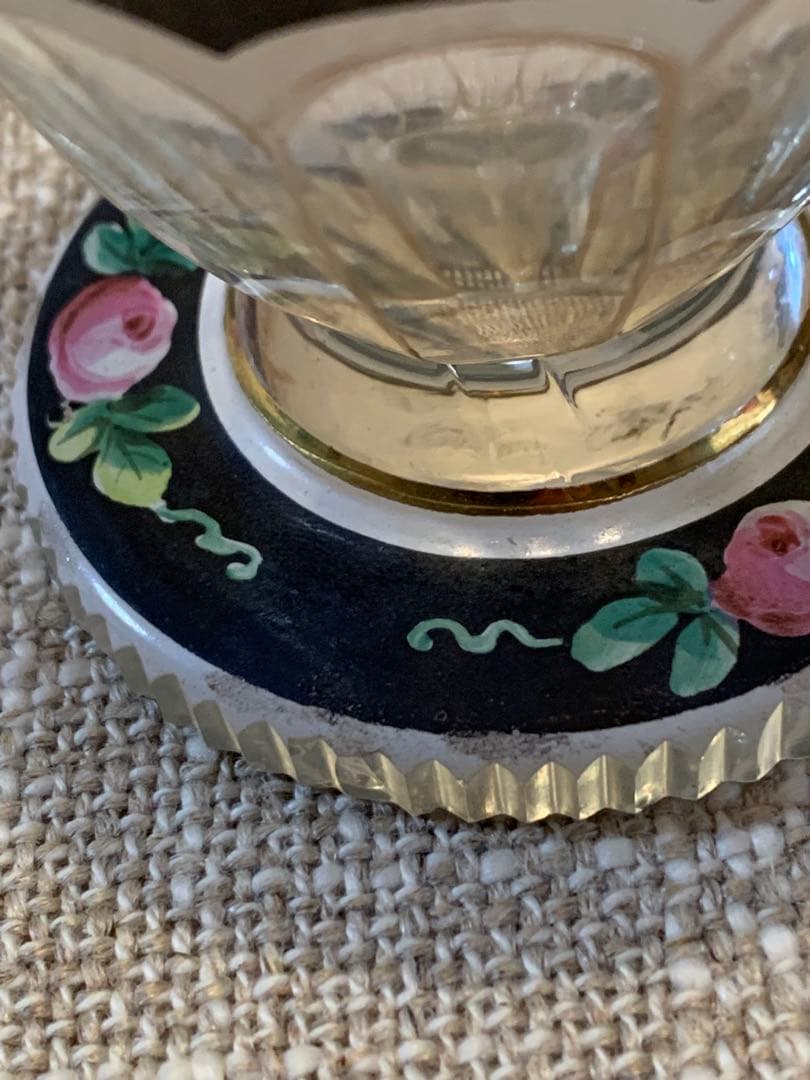 フランス製　アンティークの手書きのエナメル花柄ガラスのゴブレット！素敵です！