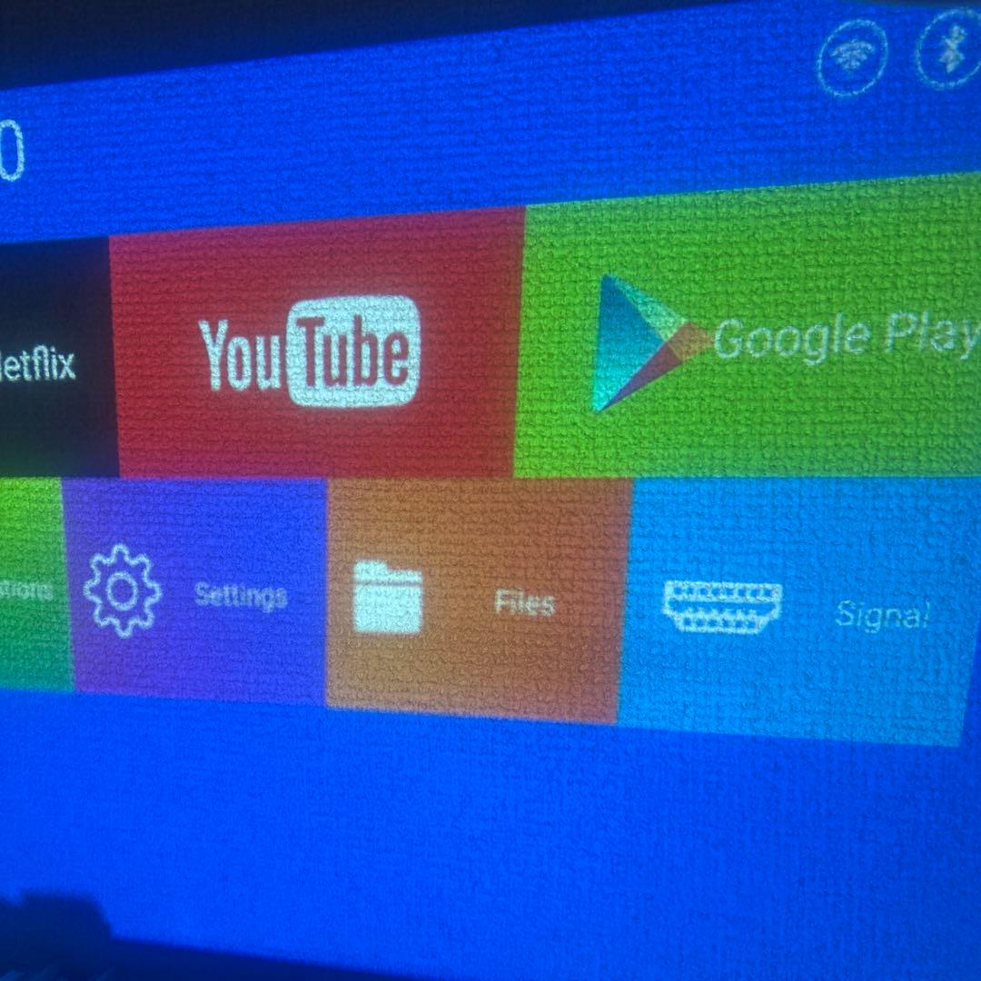 ULTRA HD プロジェクター 本体