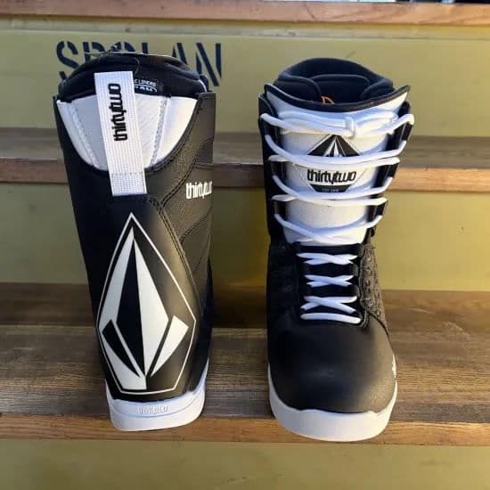 THIRTYTWO 2026 【LASHED VOLCOM】27.0cm