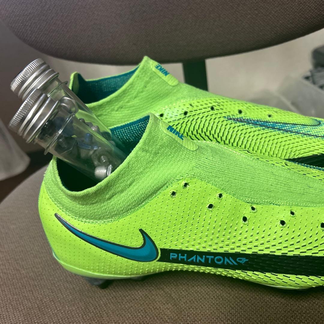 Nike Phantom サッカーシューズ 蛍光グリーン