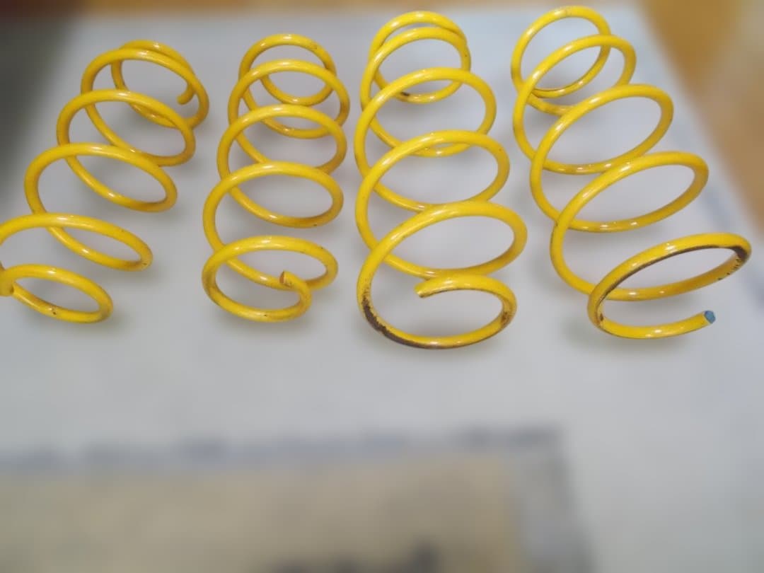 トヨタ　iQ用　モデリスタ　ダウンサス