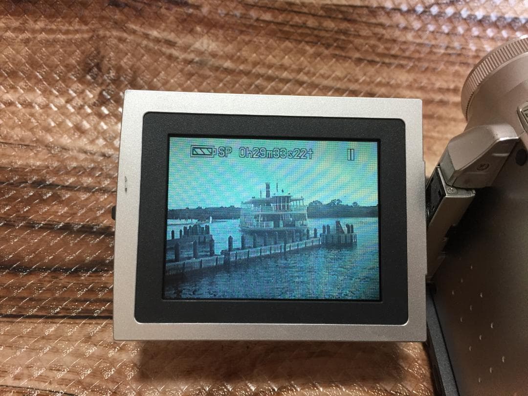 撮影再生ダビングOK　Panasonic　NV-DB1　付属品あり　液晶大画面