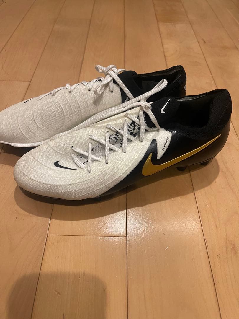 Nike Phantom GT サッカーシューズ ホワイト/ブラック/ゴールド