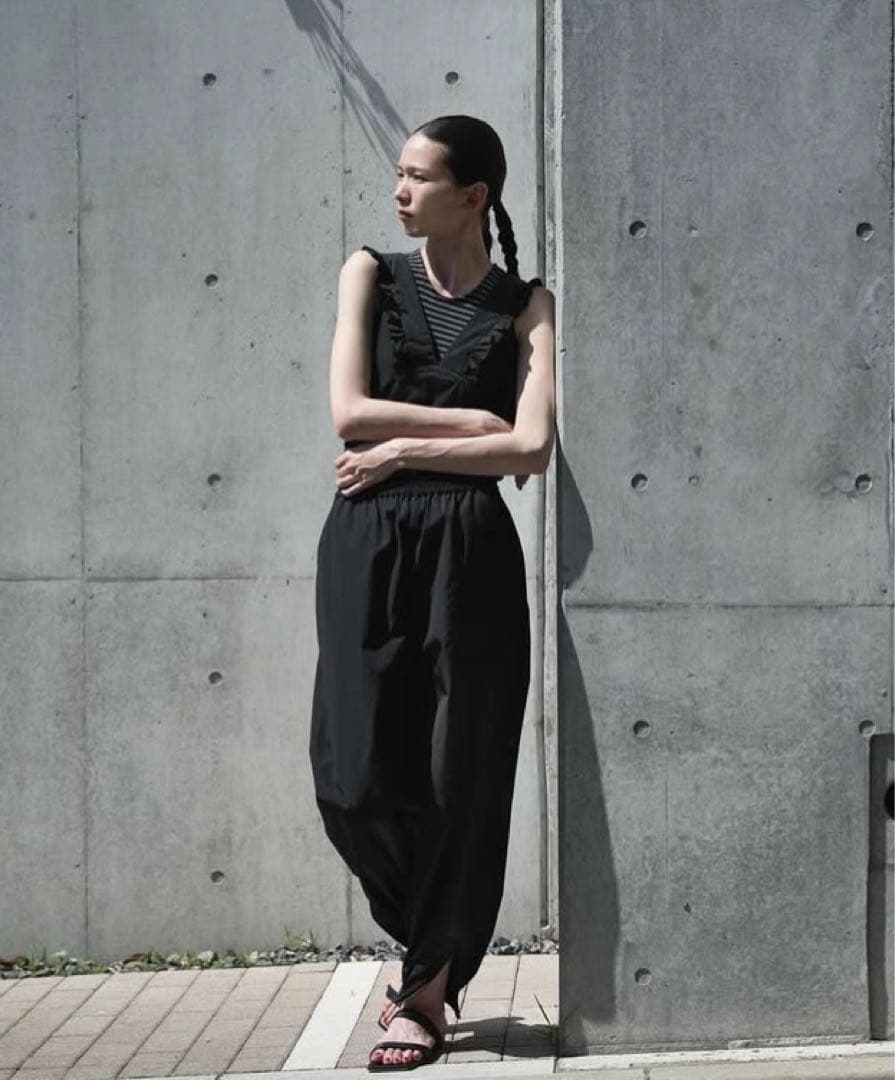 ＊くるみ＊マチュピチュ V/N フリル付き黒キャミソール