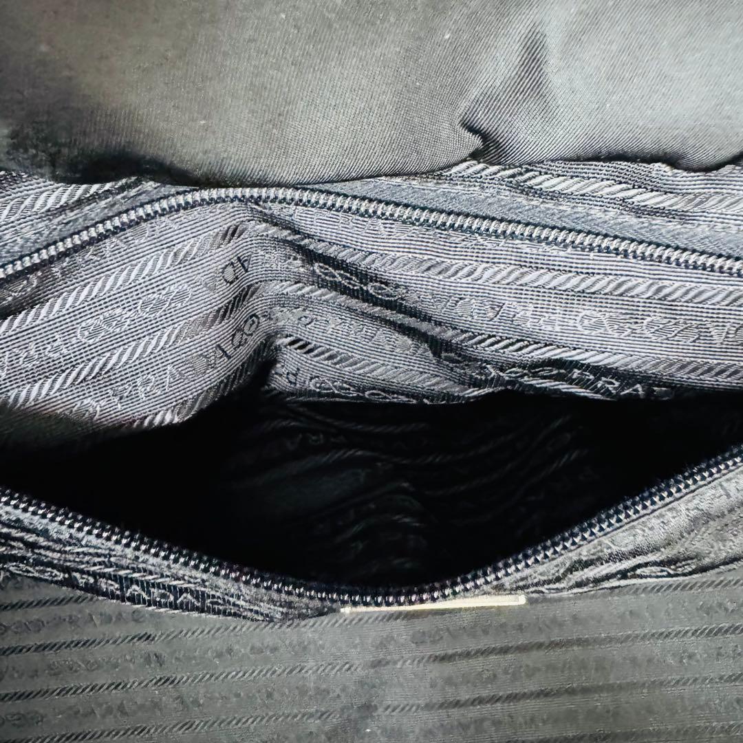 ✨PRADA✨プラダ✨ナイロン✨三角ロゴプレート✨ブラック✨ボストンバッグ✨