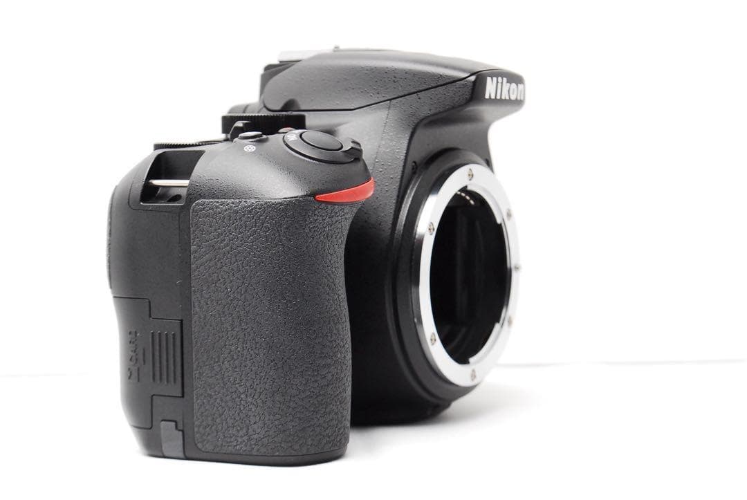 むぎ！！！✨️美品✨️Nikon D3500のすぐ使えるセット 【バッグ無】