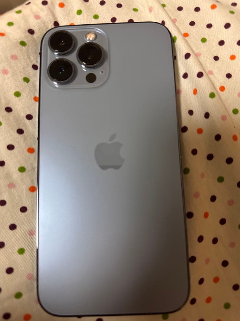 ケースおよびフィルムを使用していたため綺麗な状態かと思います バッテリーは77%