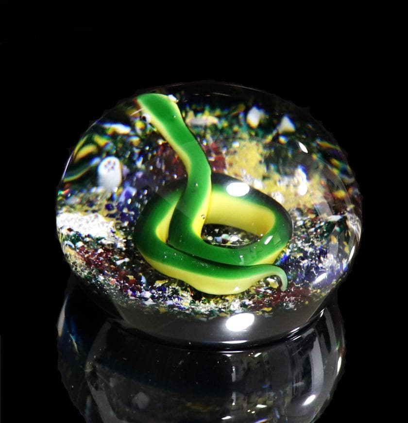 オールド・バカラ 数量限定 1972年製 ペーパーウェイト ドーム型 蛇