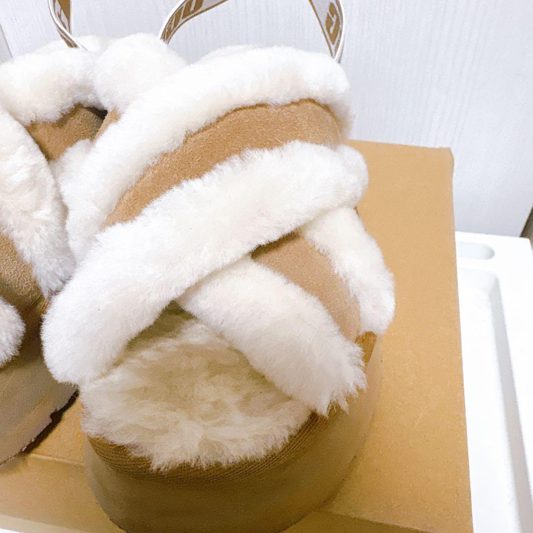 UGG アイボリー ベージュ サンダル 厚底