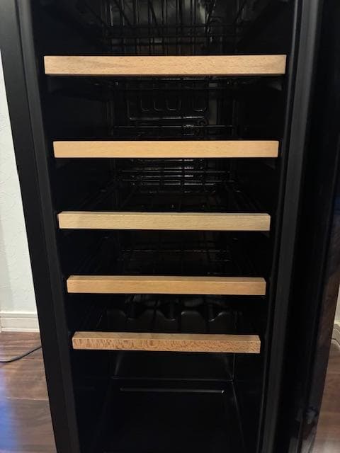 ワインセラー(コンプレッサー式)　デバイスタイルWE-C27W　2021年製中古