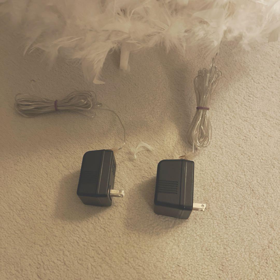 ホワイトクリスマスツリー L&S リアルフェザーLEDライト 小さく折り畳めます