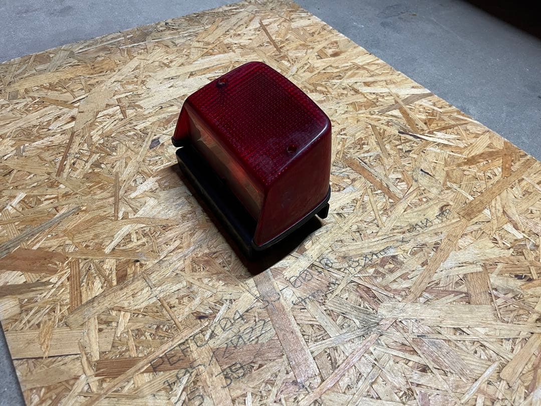 ゼファー400 純正テールランプ　送料込み