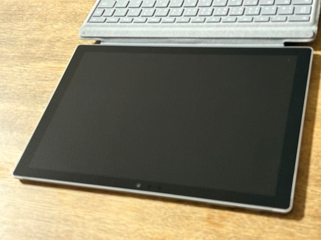 【美品】Microsoft Surface Pro（第5世代）