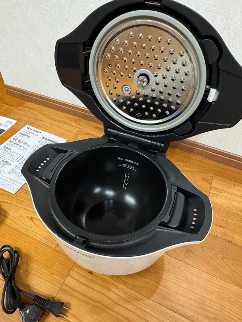 SHARP ヘルシオホットクック KN-HW24F-W 2〜6人用2.4Lタイプ