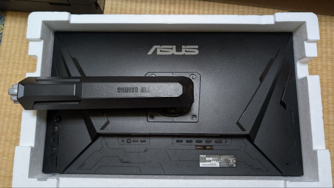 ASUS TUF GAMING VG28UQL1A 28インチモニター