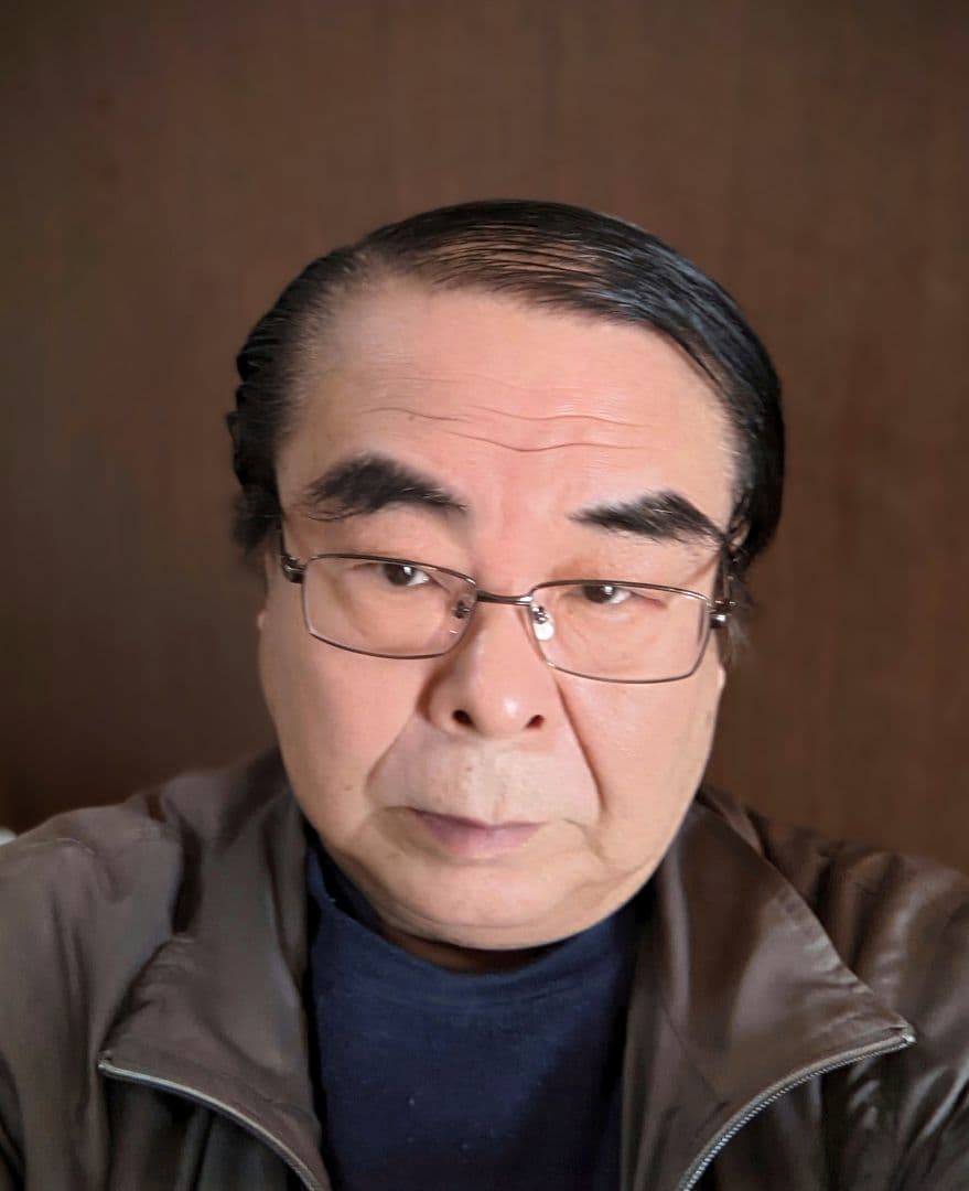 半抽象の平和観音さま　　木彫・彩色　作品番号 D−5　　　彫刻家　岩村一博