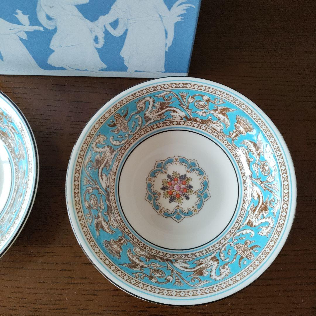 ウェッジウッド フロレンティーンTQサラダソーサー 16cm箱入