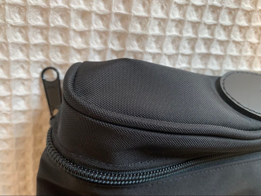ナイロン製 ブラック ジッパーバッグ